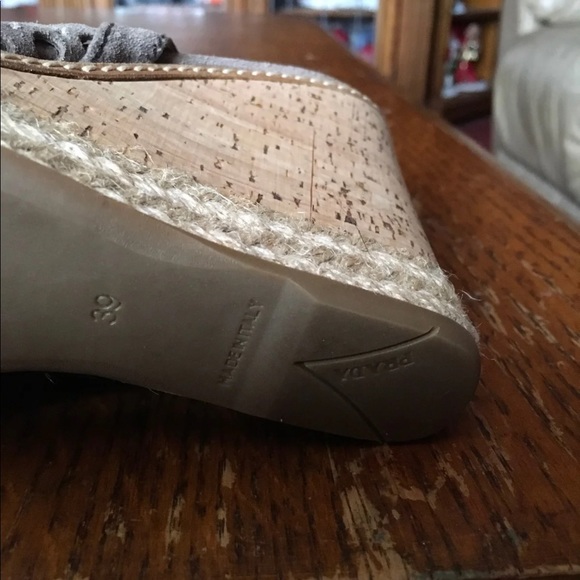 Prada shoes - Picture 4 of 7